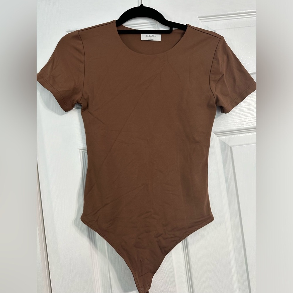 Aritizia Babaton bodysuit in brown. Size M.